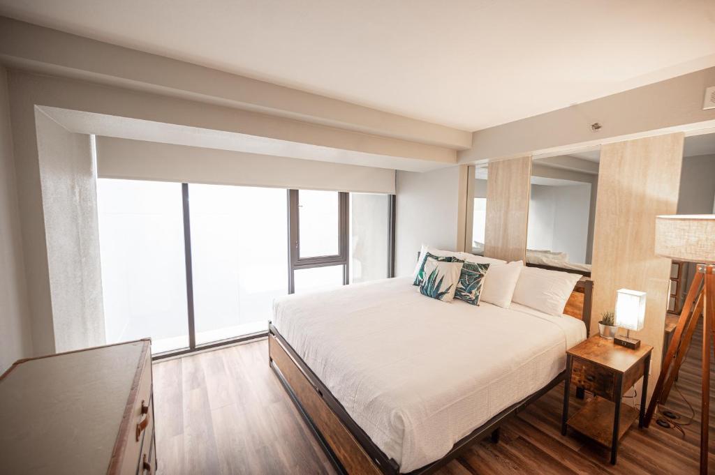 Right on The Strip - 3BR Condo 1110 - Image 7