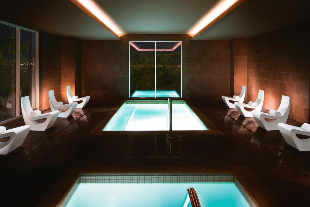 Luxury Suites at Palms Place