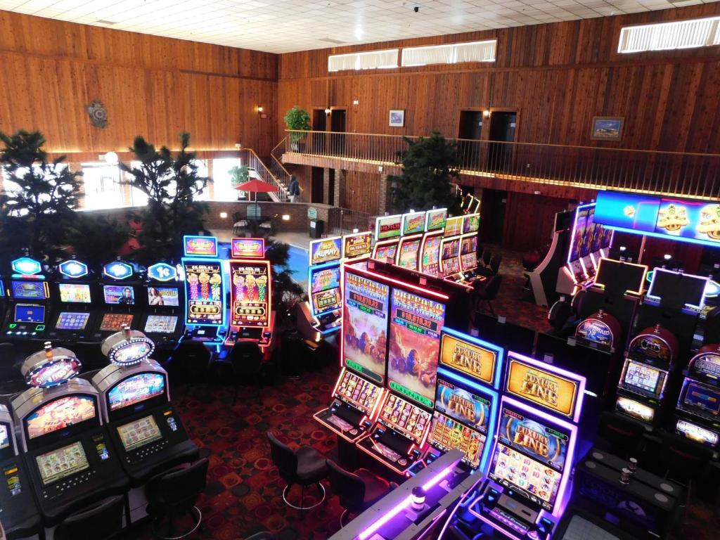 Copper Queen Hotel & Casino - Image 6