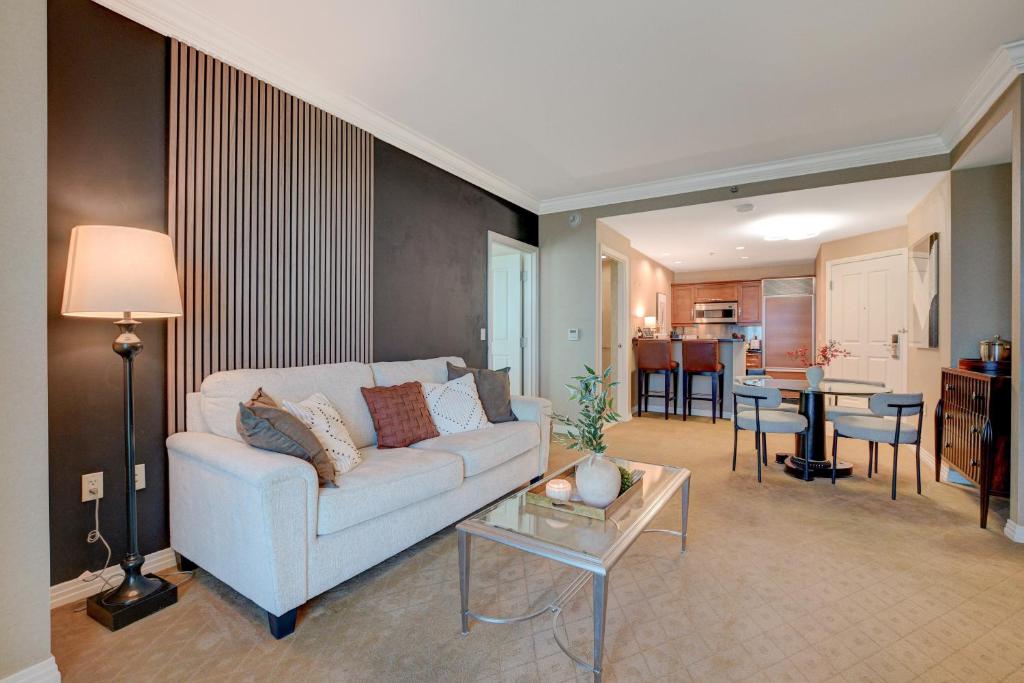 LUXURIOUS 1 BD/2BTH Premium Suite MGM Signature w/balcony - Image 6