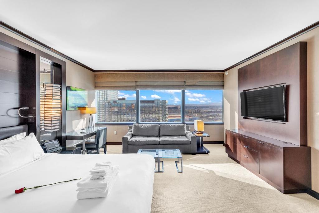 VDARA Beautiful suite on 22nd FLR Free Valet parking - Image 8