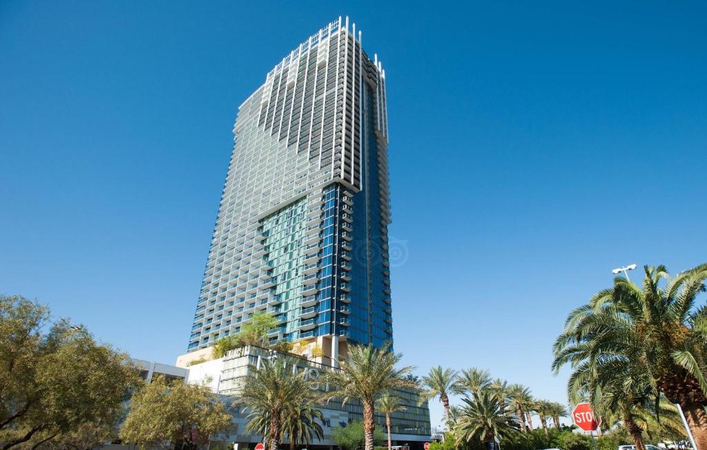 Palms Place- Strip View- High floor- Free parking - Image 7