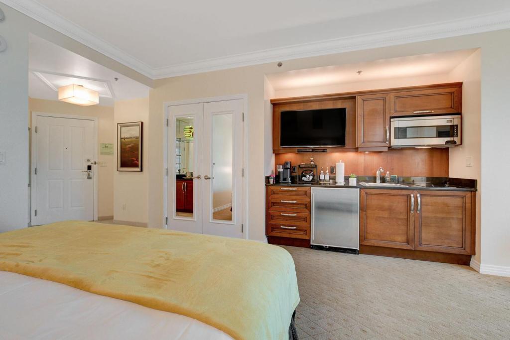 Sin City Suite @ MGM Signature - Image 6