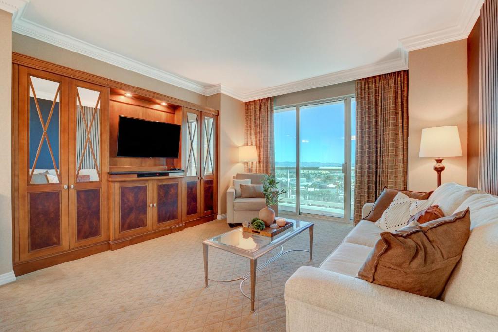 Luxe 1br 2bth Suite MGM Signature Balcony - Image 8