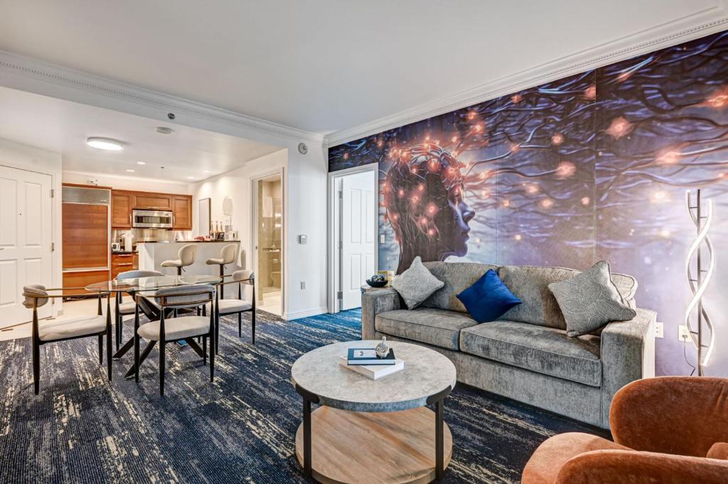 Suite Hub LV HIGH floor Sphere view MGM Signature