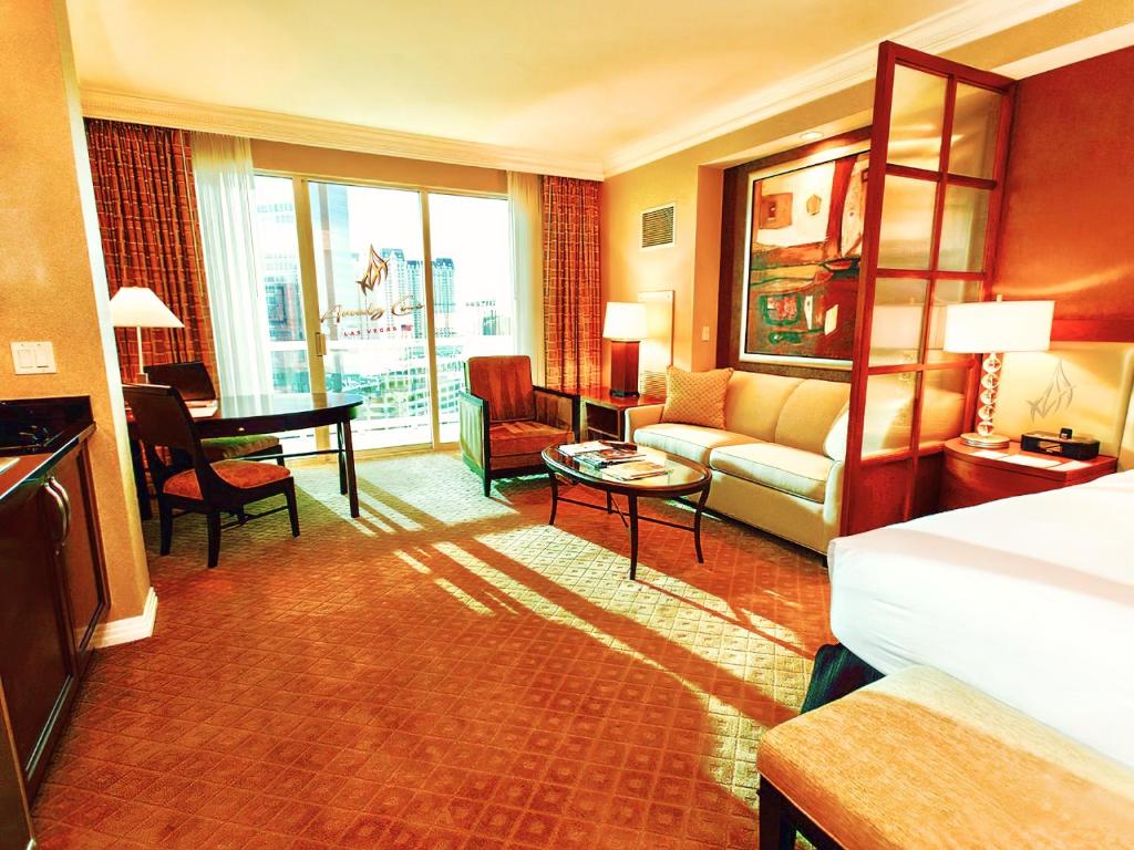 Amalz 2 Bedroom 3 Bathroom Balcony Suites at Mgm Signature ! - Image 8