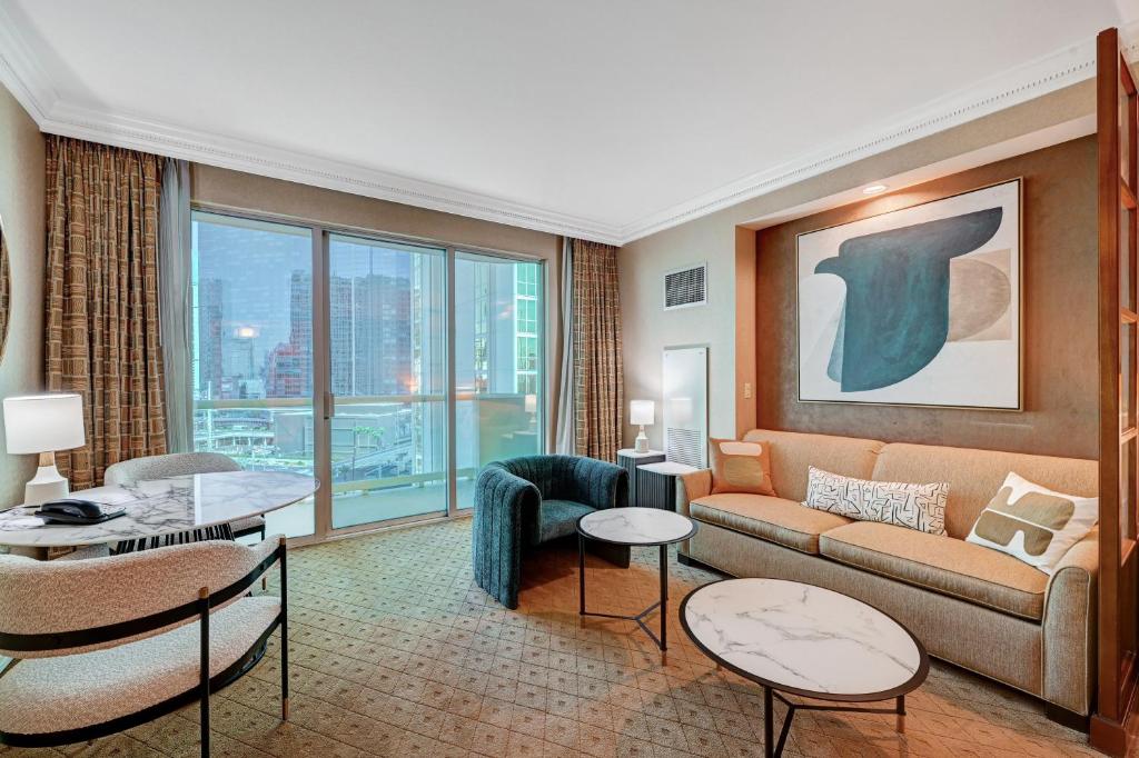 Amethyst Studio Suite MGM Signature STRIP VIEW Balcony