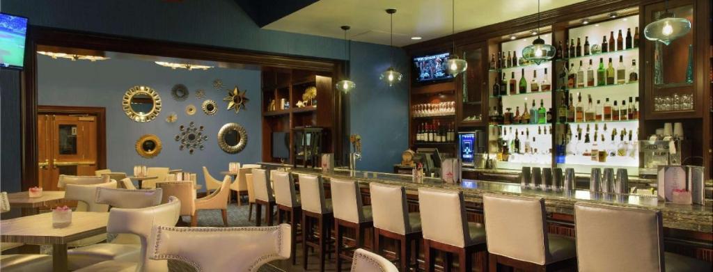 True 1BR Balcony Suite with Strip View at MGM Signature - Image 5