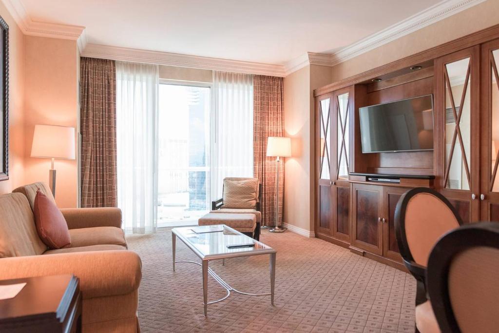 True 1BR Balcony Suite with Strip View at MGM Signature - Image 6