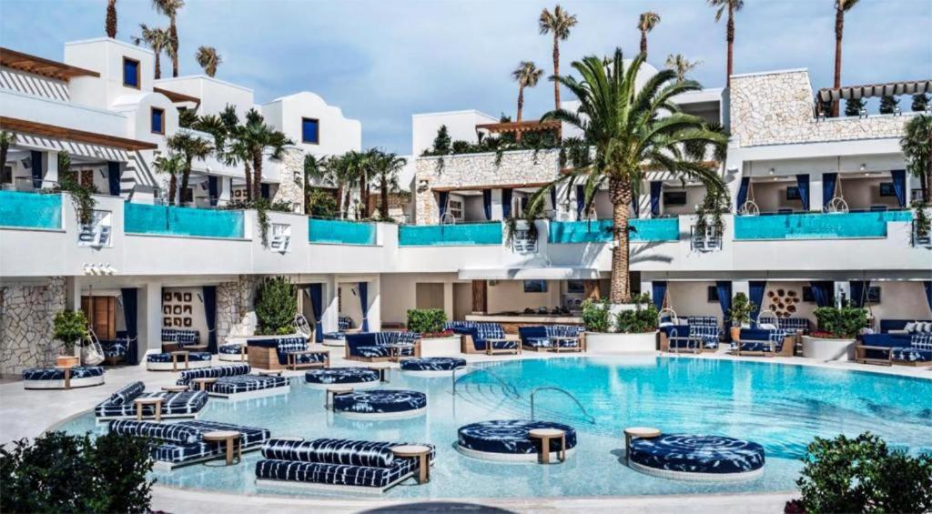 Palms Place Hotel StripView with Open Balcony -23 - Image 4