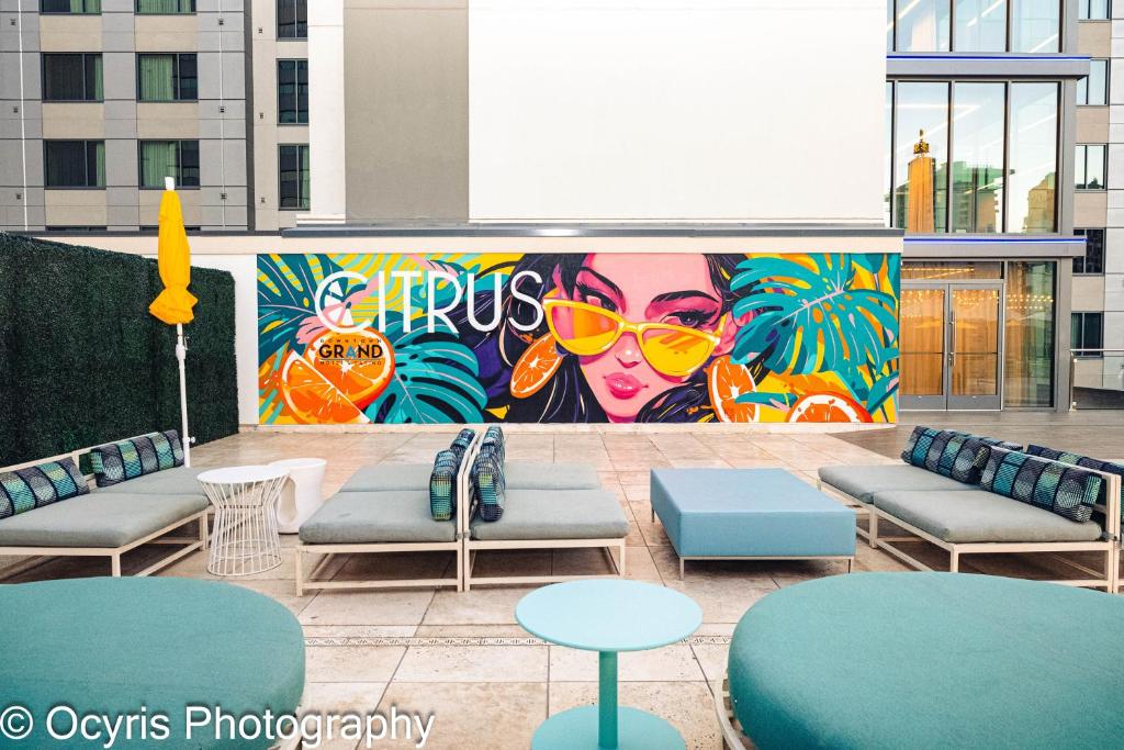 Downtown Grand Hotel & Casino - Image 7