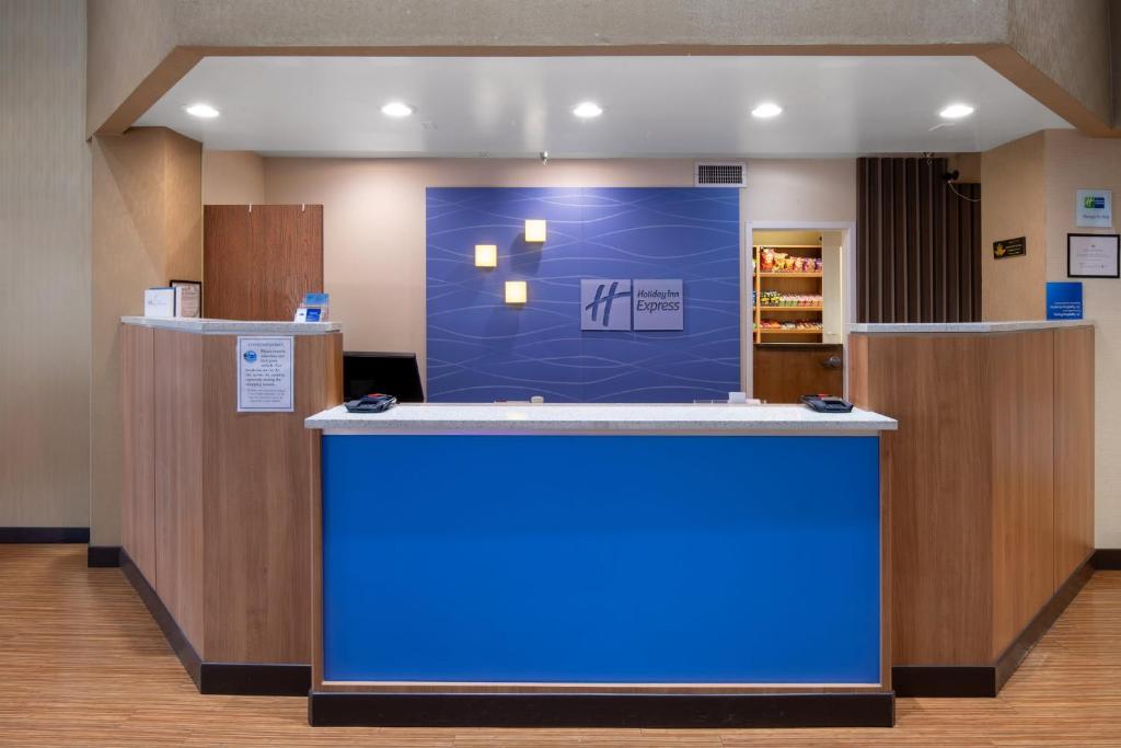 Holiday Inn Express Hotel and Suites - Henderson by IHG - Image 6