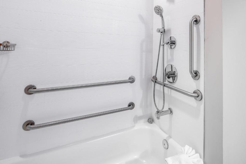 Holiday Inn Express Hotel and Suites - Henderson by IHG