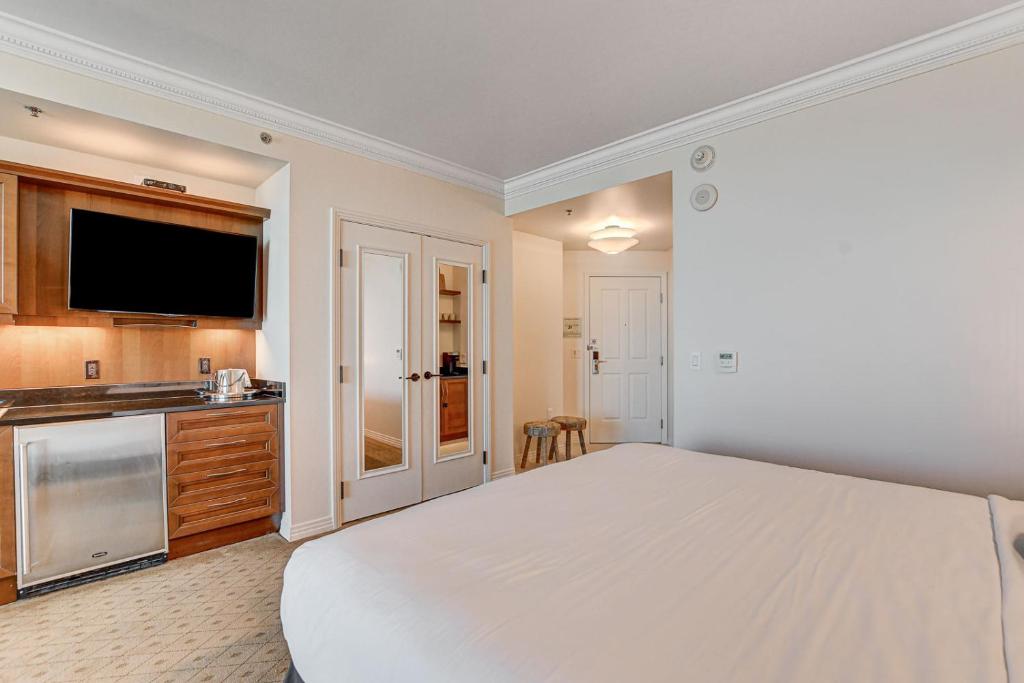 The Rosé II MGM Signature Studio Suite Tower 3 - Image 5