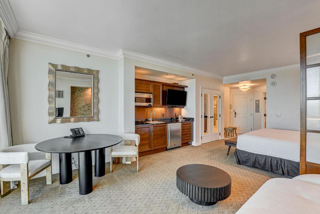 The Rosé II MGM Signature Studio Suite Tower 3 - Image 7