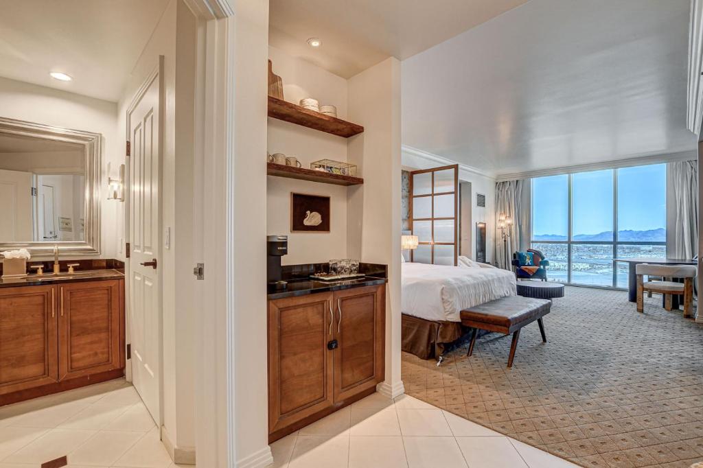 The Rosé II MGM Signature Studio Suite Tower 3 - Image 8