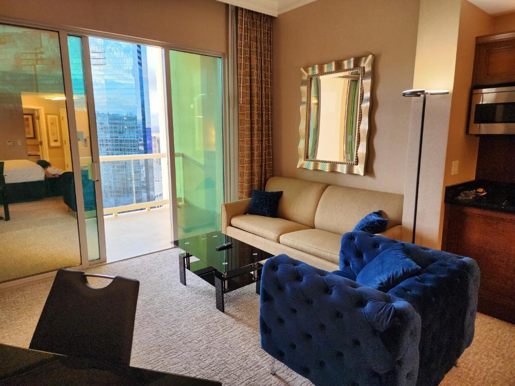 Penthouse Studio Suite at the Signature MGM - Image 8