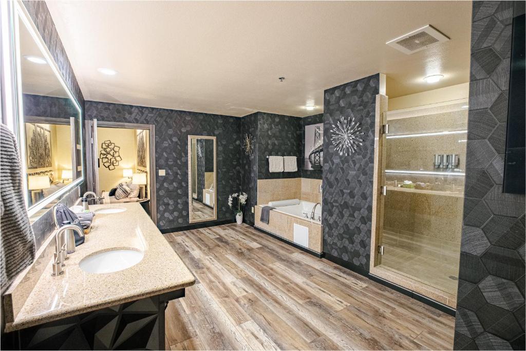 Hot Tub (Jacuzzi) - Photo 4