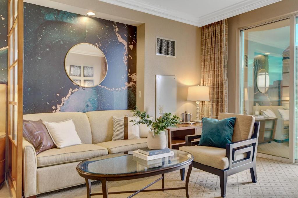 Balcony Strip View Suite * MGM Signature TOWER 3 - Image 7