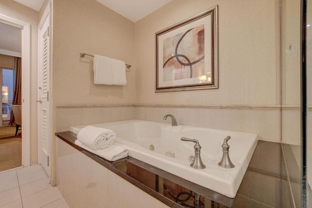 Lumiere Suite at MGM Signature Tower 1 BALCONY