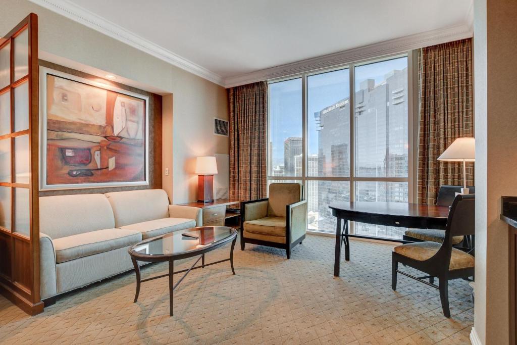 Classic Suite MGM Signature 25th FLR POOL VIEW