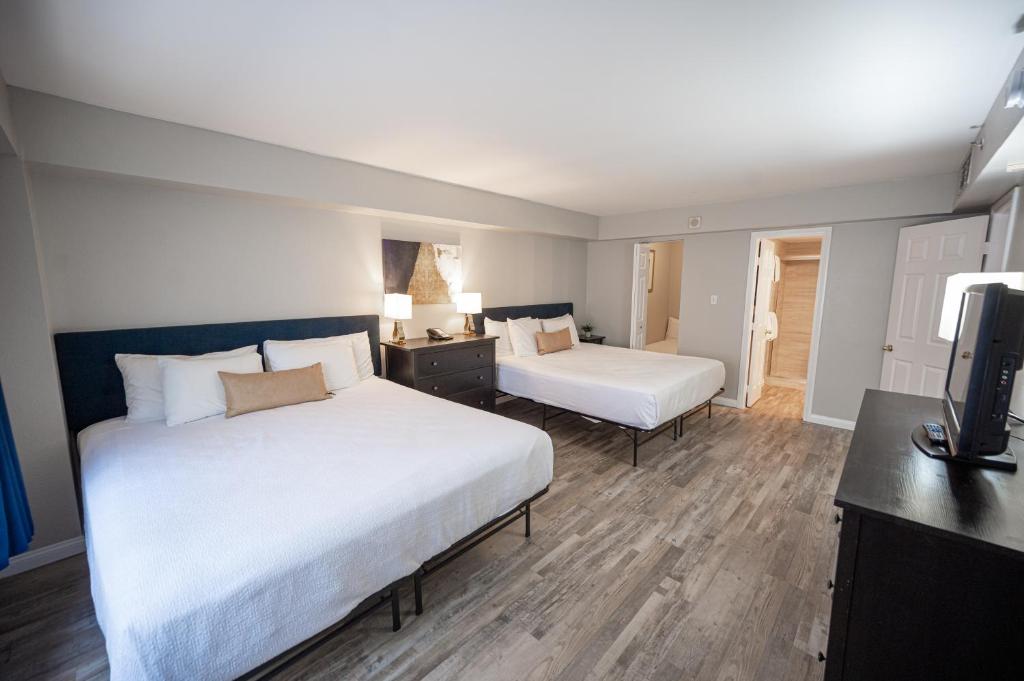 Stay Together Suites on The Strip - 2 Bedroom Condo 926 - Image 8