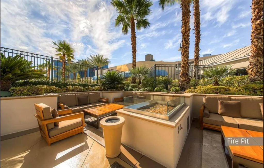 Signature MGM Suite with Strip and Sphere View - Image 7