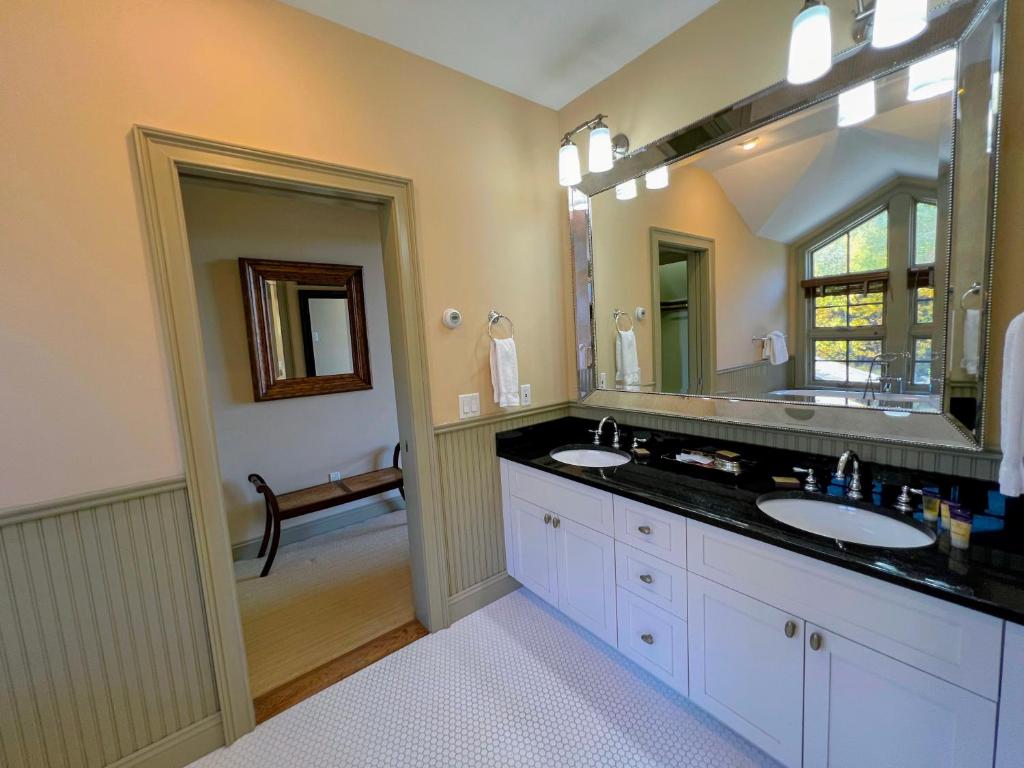 Presidential View Ski-in Ski-out Townhome with Amazing Views - Image 8