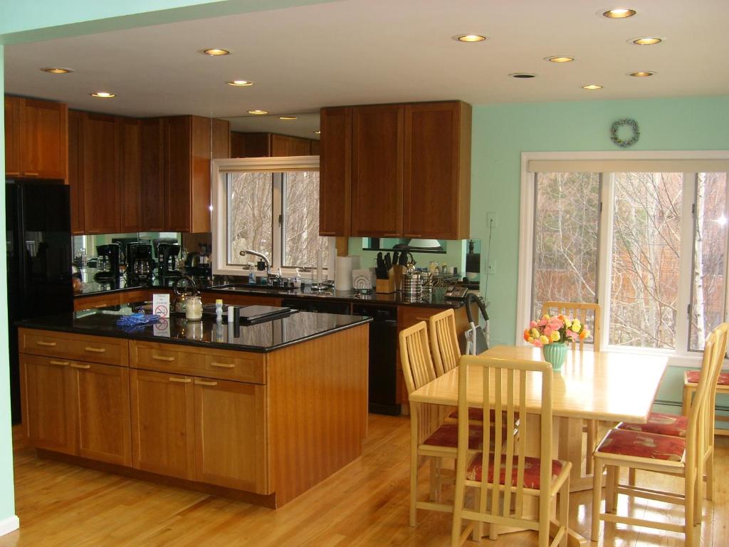 Luxury Home, Great Views! - Image 5