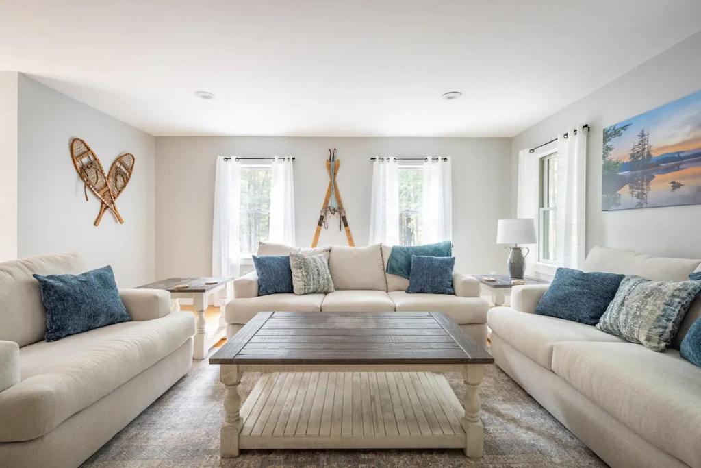 Big Red Cottage near Sunapee and New London