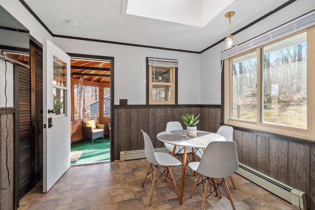 NEW! Woodland Retreat - Hot tub Game Room Firepit - Image 6