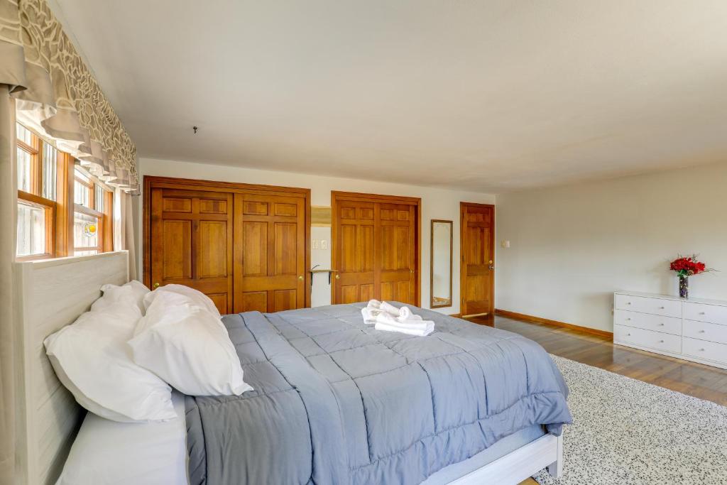 Peek-a-Boo Lake Views and Yard Windham Home - Image 7