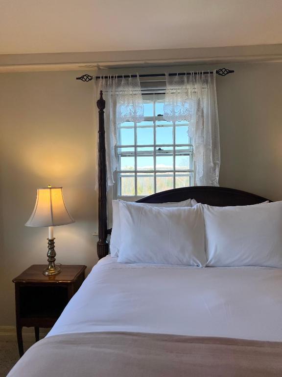 Adair Country Inn & Restaurant - Image 4