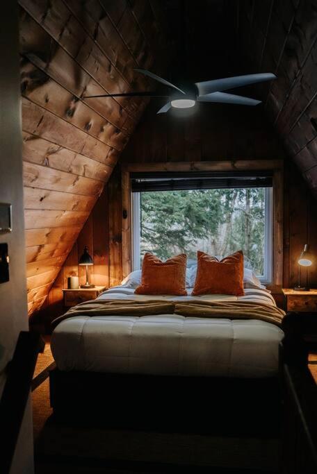 NEW! Cozy & Modern A-Frame in the woods w/HOT TUB - Image 7