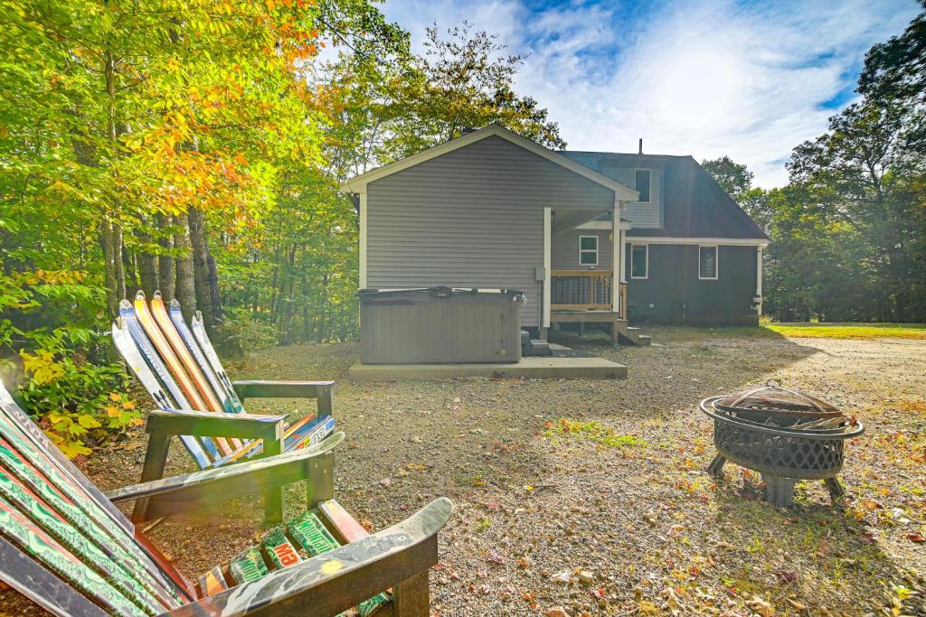 Hike, Leaf-Peep, Ski Hideaway with Private Hot Tub!