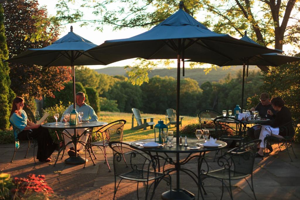 Chesterfield Inn - Image 5