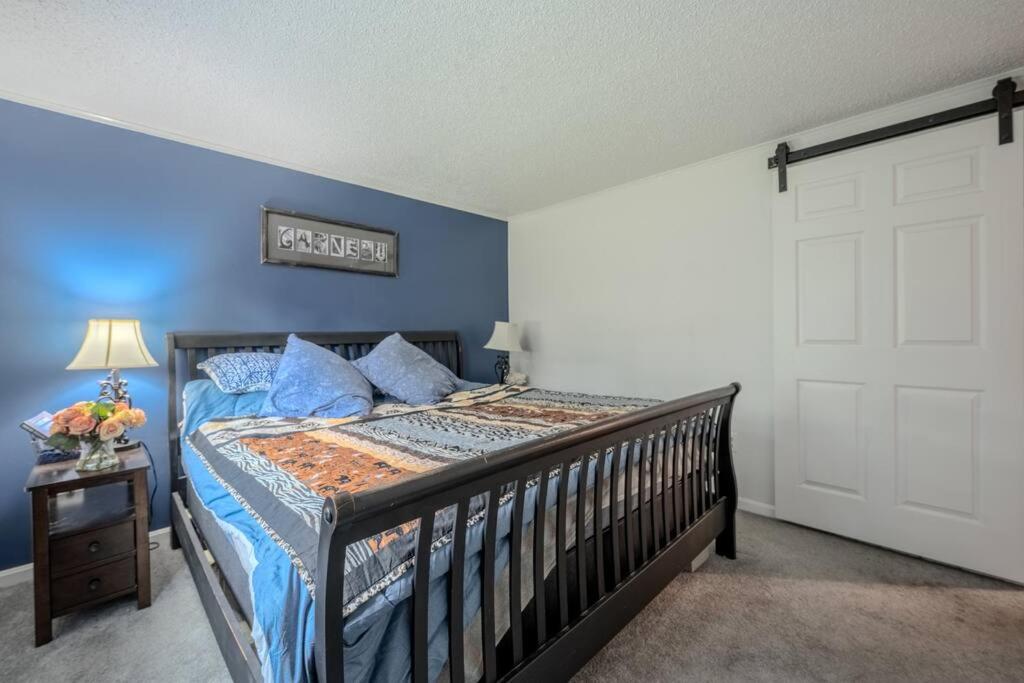 Belmont Lakeside Retreat - Image 7