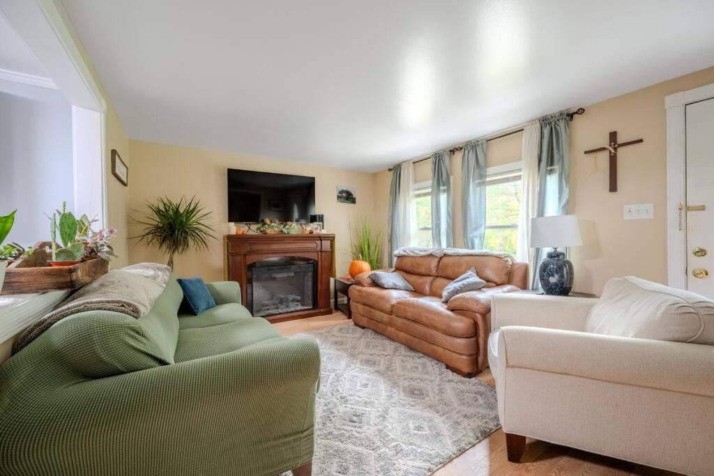 Belmont Lakeside Retreat - Image 5