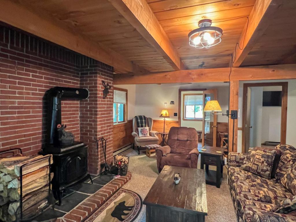 Cozy New Hampshire Retreat Near Attitash Mountain - Image 5