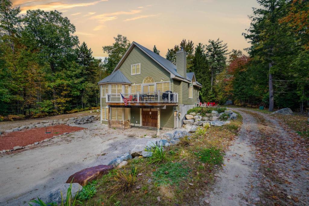 Mitten Pines Cabin Hot Tub Fire Pit - Image 5