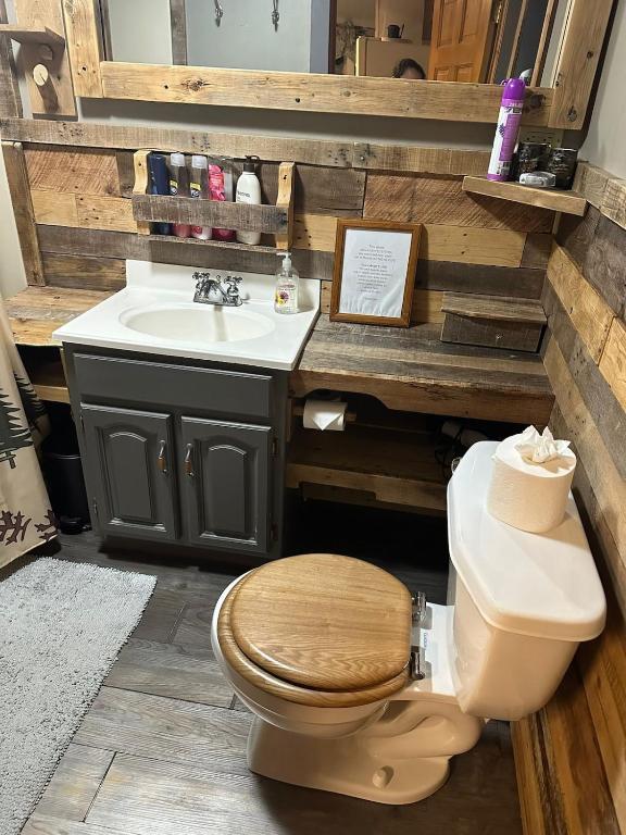 Lakeside Retreat - HOT TUB, Swimming, Boats - Image 8