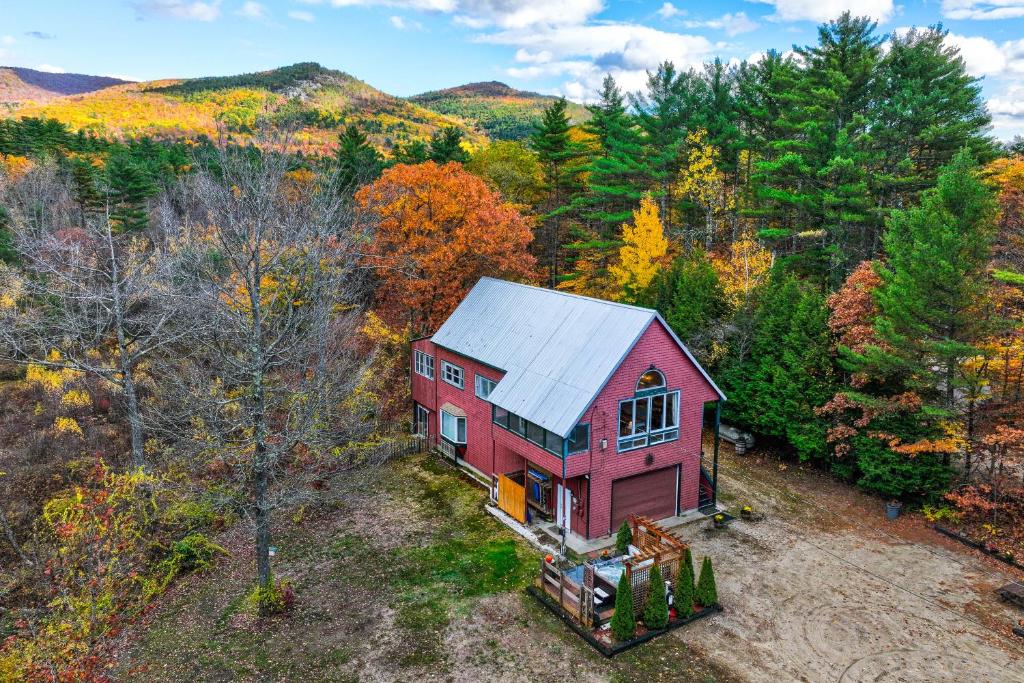 White Mountains Home with Hot Tub - Walk to Town!