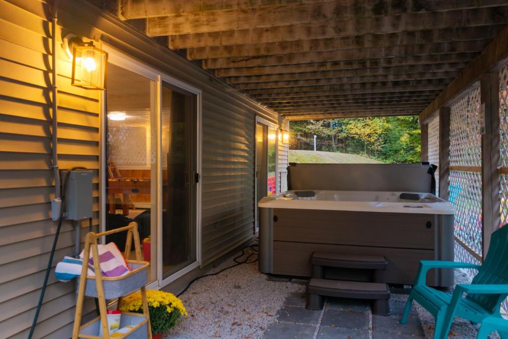 Hot Tub (Jacuzzi) - Photo 5