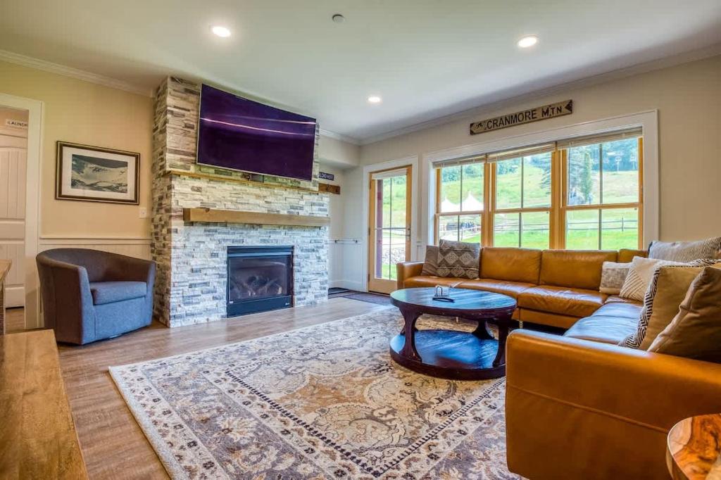 True Upscale Ski In & Out Condo with Pool & Hot Tub