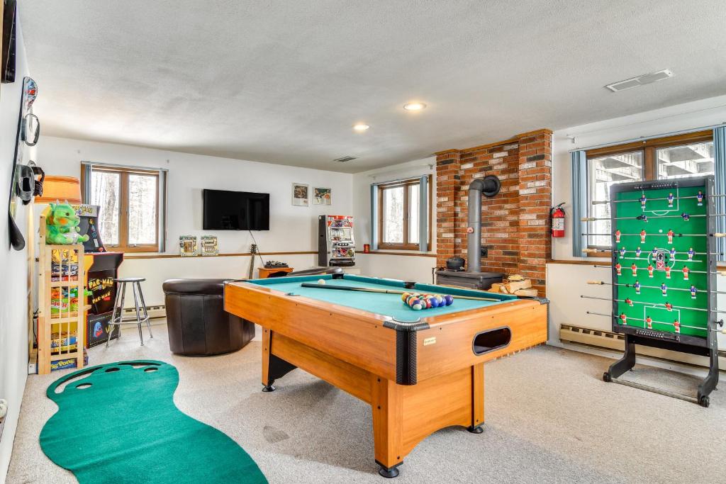 Ski, Game and Grill Family Retreat in Glen