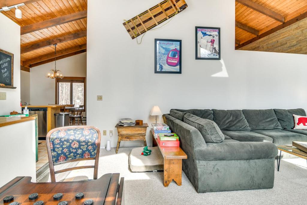 Ski, Game and Grill Family Retreat in Glen - Image 5