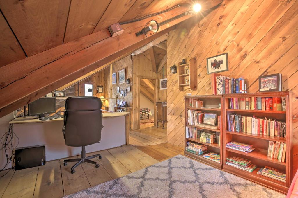 Cabin Private Hot Tub, Walk to Pats Peak Ski Area - Image 5