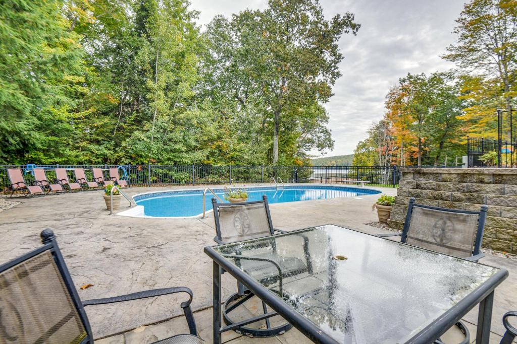 Milton Hidden Gem with Pool, Hot Tub and Fireplace! - Image 4