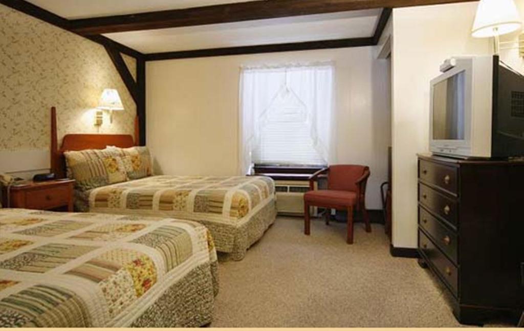 Old Field House - Image 8