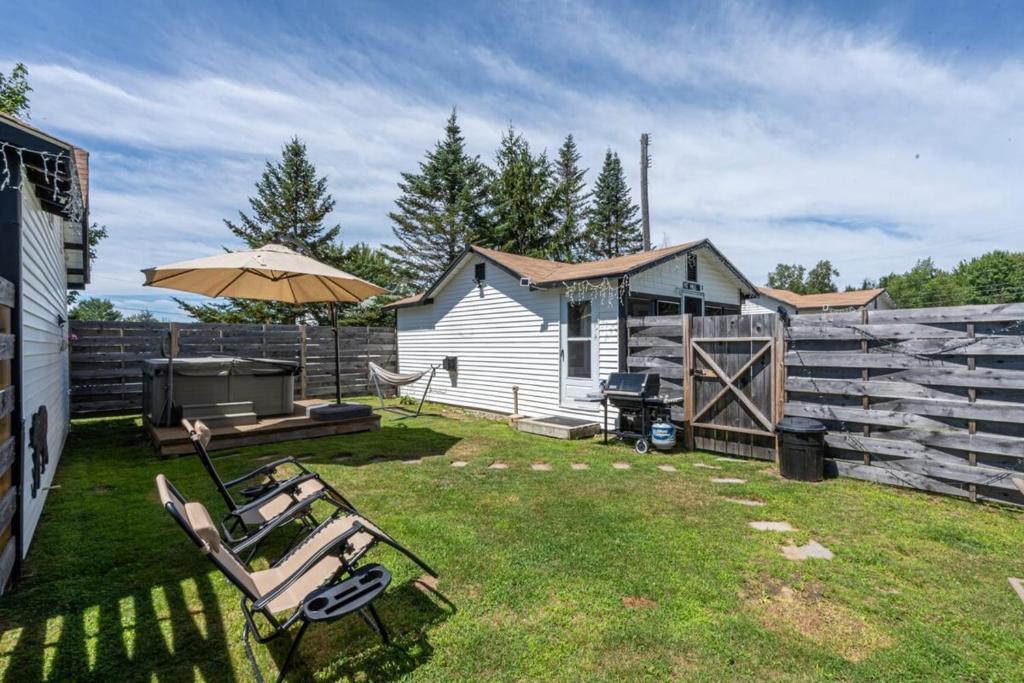 Hot Tub (Jacuzzi) - Photo 3